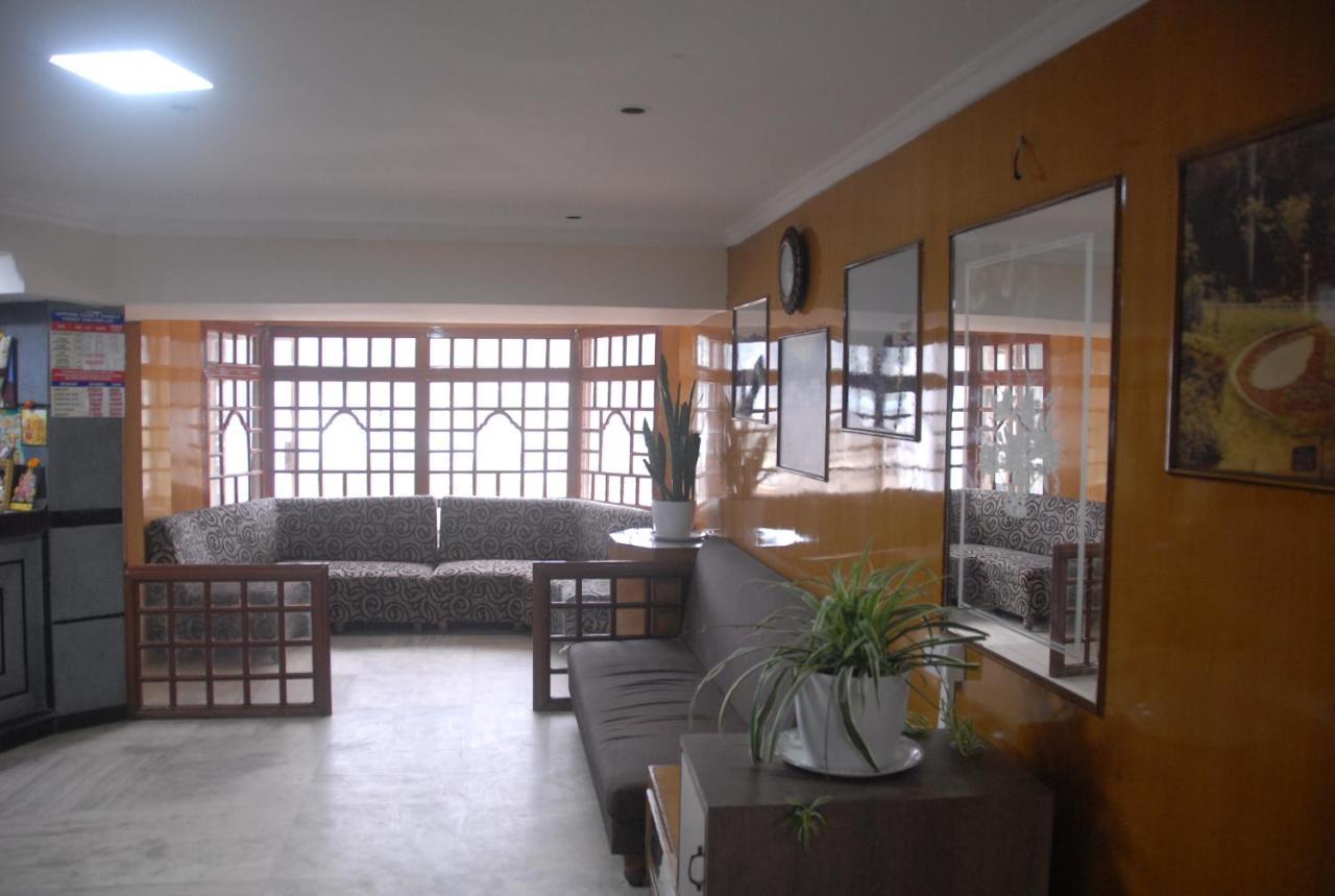 Hotel Sapphire Garden View Ooty Extérieur photo